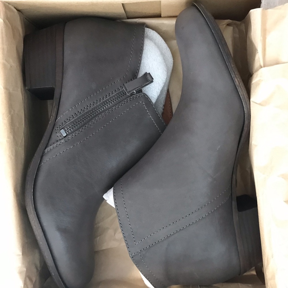 New in Box LuckyBrand Brielley 2 Booties